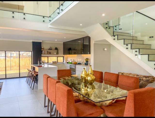 5 BEDROOM HOUSE FOR SALE IN MIDSTREAM ESTATE